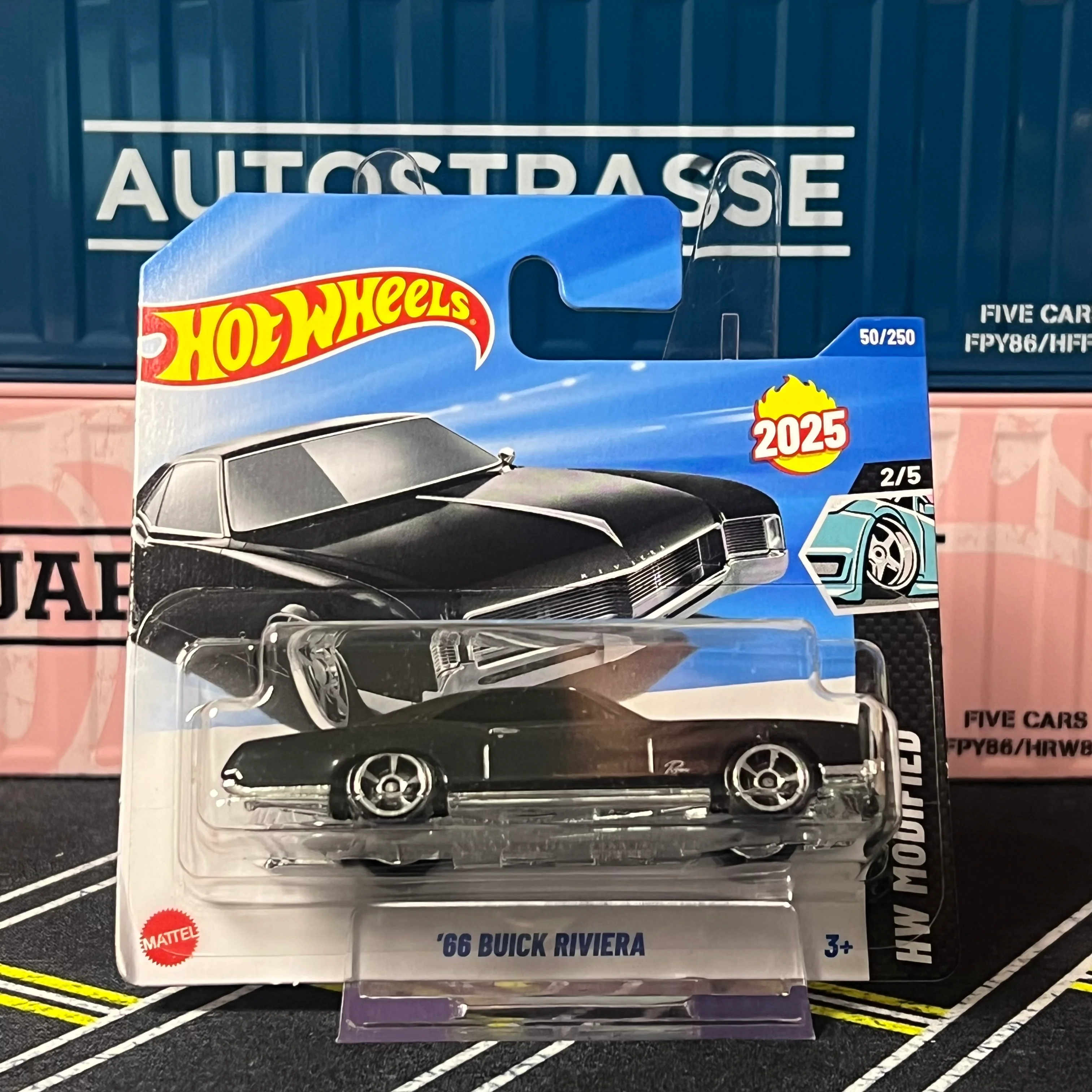 Hot Wheels 2025 Mainline '66 Buick Riviera 50/250